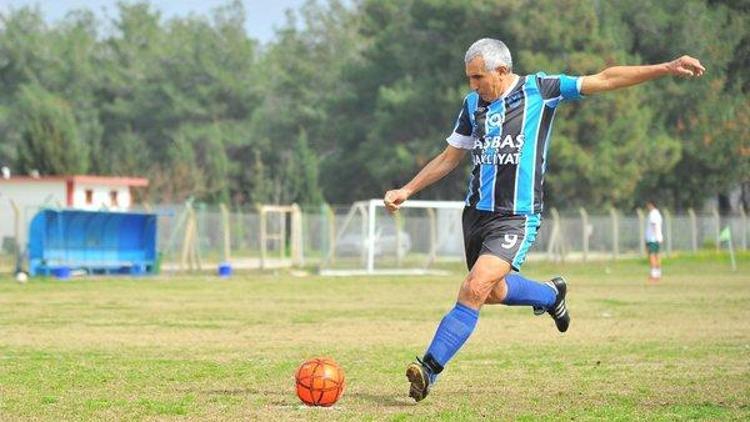 69 yaşındaki flaş transfer ilk maçına çıktı Kaç dakika oynadı...