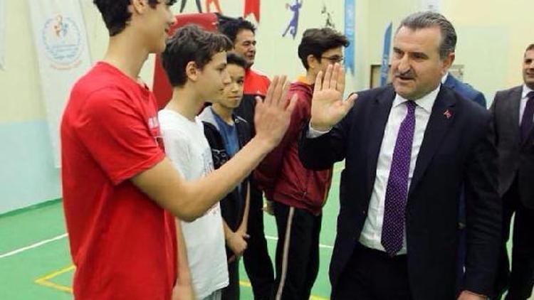 Bakan Aşkın Bak: Bölgede terörün ilacı spordur