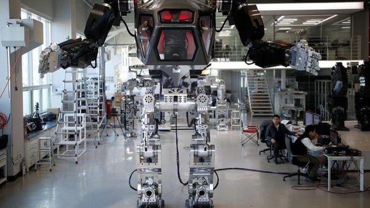 Korelilerin dev robotu savaşa mı hazırlanıyor