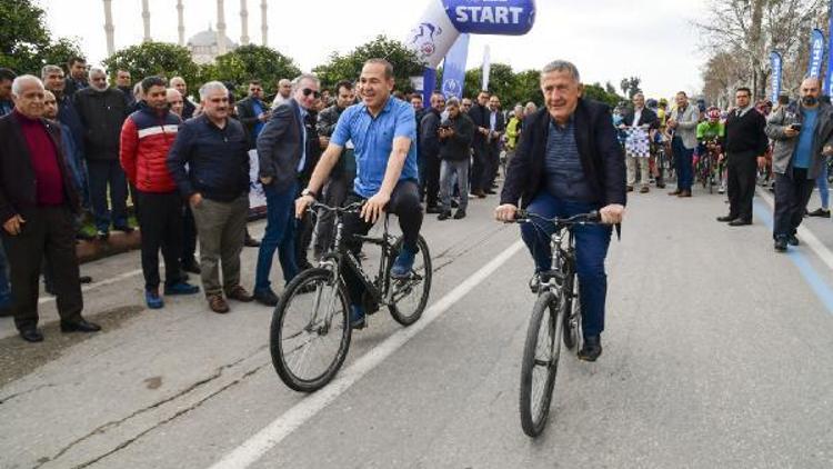 Uluslararası Bisiklet Turu’nu Başkan Sözlü başlattı