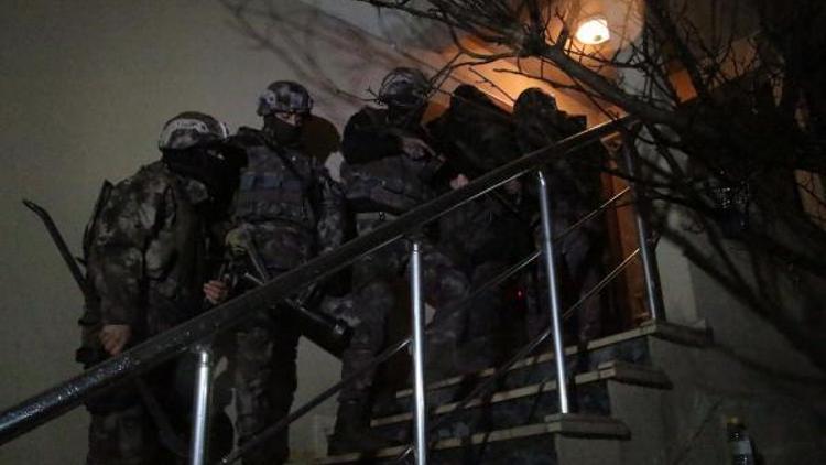 İstanbulda 3 ilçede uyuşturucu operasyonu: 40 gözaltı