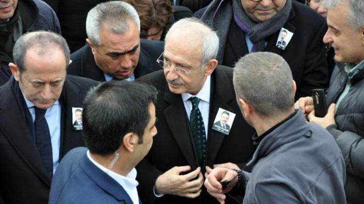 CHP Lideri Kılıçdaroğlu, PM üyesi Karanın cenazesine katıldı