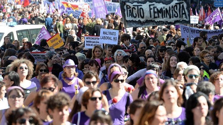 İspanyol kadınlar greve gidiyor