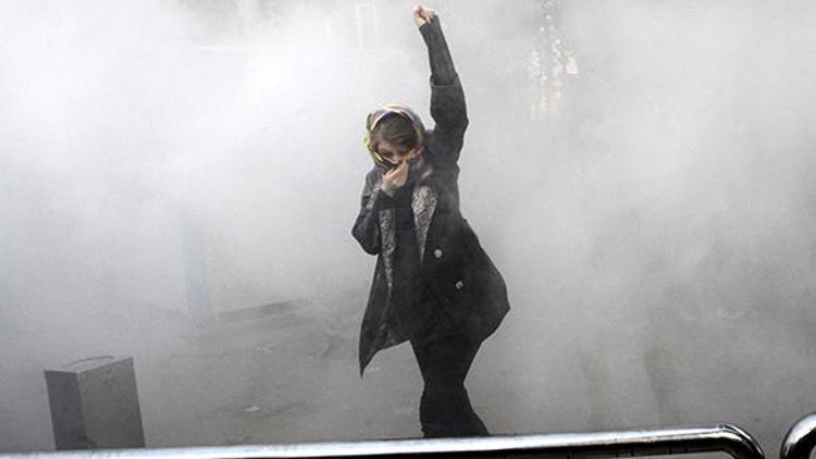 İranda başörtüsü protestosuna 2 yıl hapis cezası