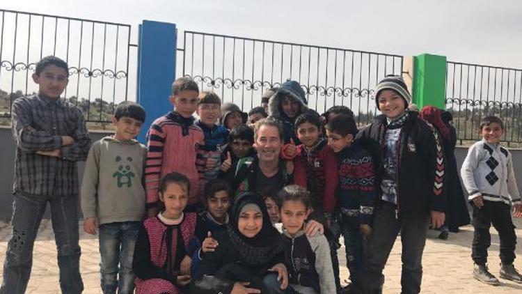 Oyuncu Sinan Albayraktan Suriyeli yetimlere destek