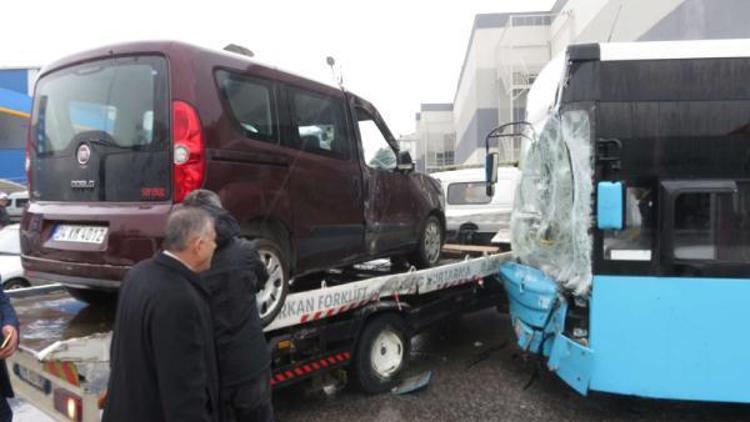 Fotoğraflar // Sancaktepede trafik kazası: 1 kişi yaralandı