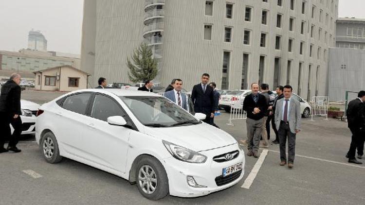 Kadroya alınacak taşeron işçilerinin sınav heyecanı