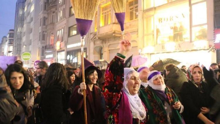 Kadınlardan İstiklal Caddesinde büyük yürüyüş (1)