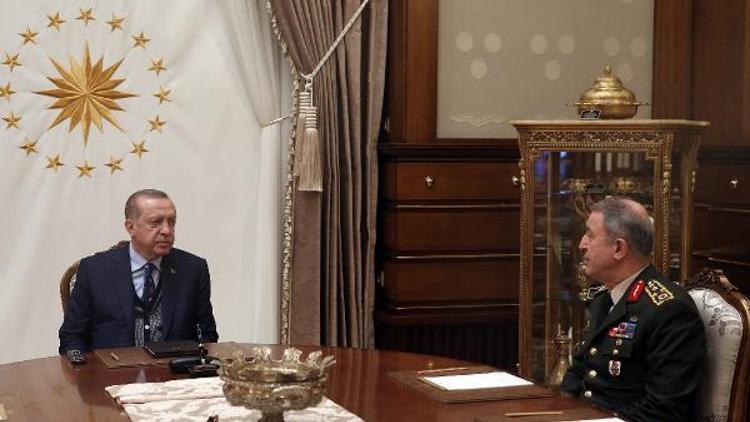 Cumhurbaşkanı Recep Tayyip Erdoğan, Genelkurmay Başkanı Org. Hulusi Akar’ı kabul etti (Fotoğraf)
