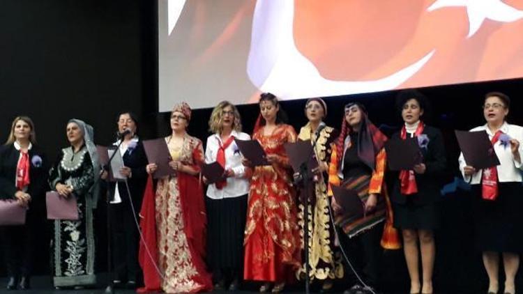 AK Parti Marmaris Teşkilatı kadınlar günün kutladı