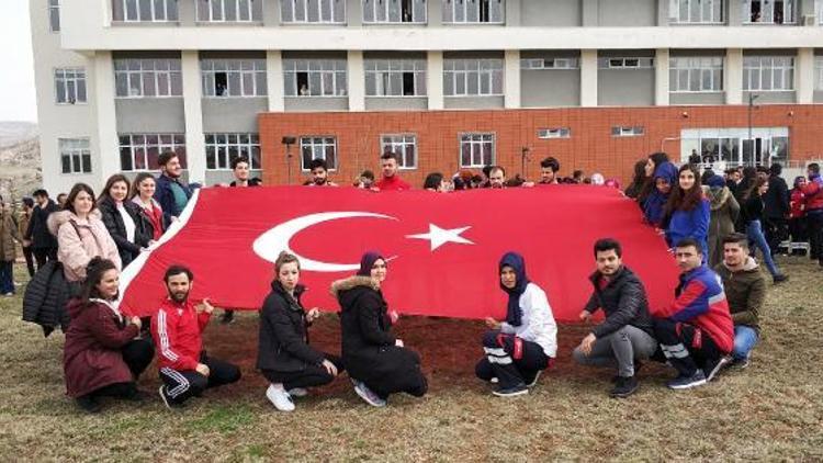 MAKÜlü öğrencilerden Mehmetçiğe destek