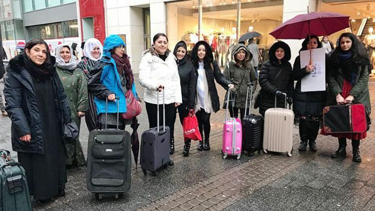 Göçmen kadınlar sorunlarını valizlerle anlattı