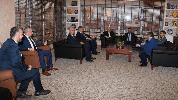 Başkan Nursaçandan AK Parti İl Başkanı Özdene hayırlı olsun ziyareti
