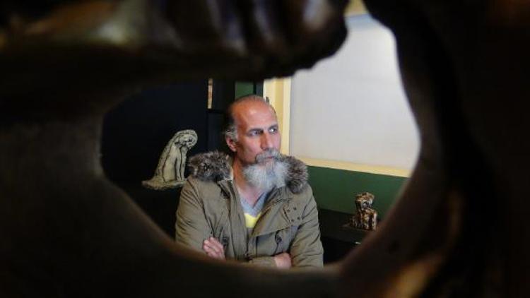 DEAŞtan kaçan Suriyeli heykeltıraş, sergi açtı