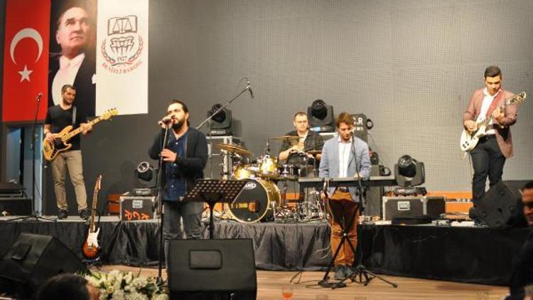 Suça sürüklenen çocuk grubundan ilk konser