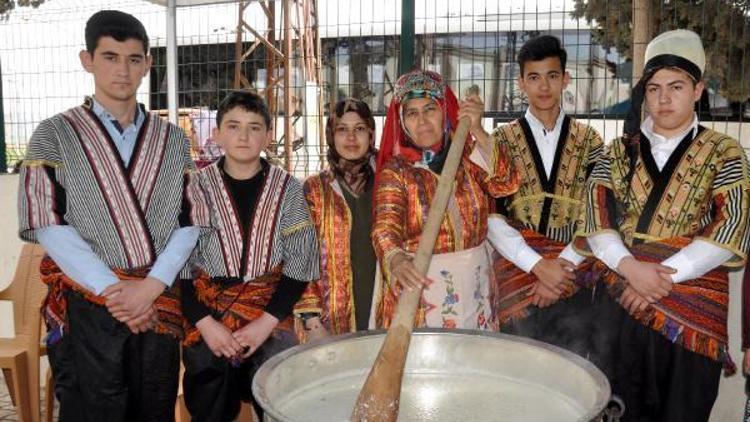 Kahramanmaraş’ın tarhana çorbasını Mehmetçik için hazırladılar