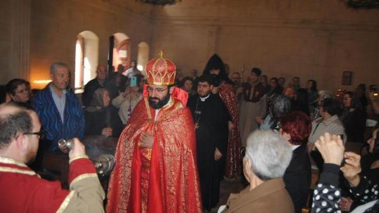 Ermeni vatandaşlar dünya barışı için dua etti