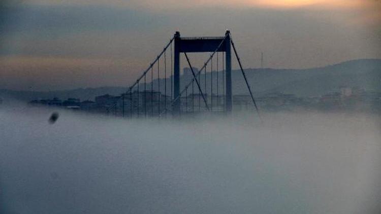 İstanbulda deniz ulaşımına sis engeli devam ediyor
