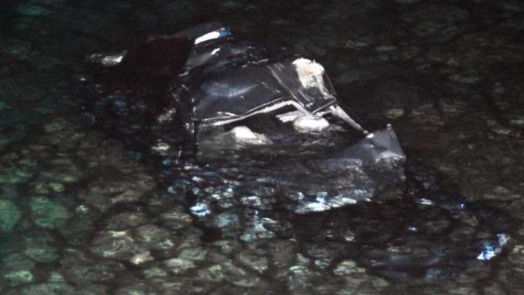Bodrumu sarsan kaza; Belediye Başkan Yardımcısı denize uçan otomobilde öldü