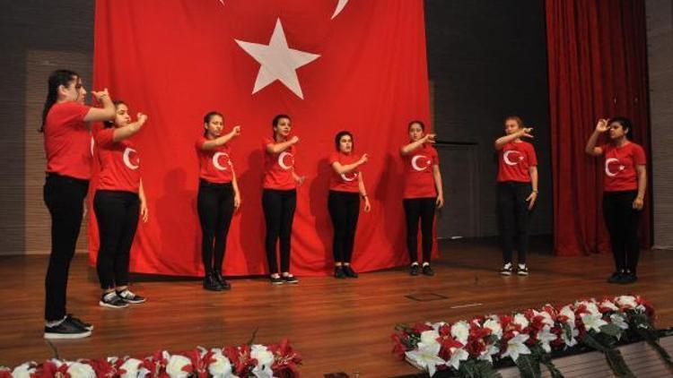 Öğrenciler, İstiklal Marşı’nı en güzel okumak için yarıştı