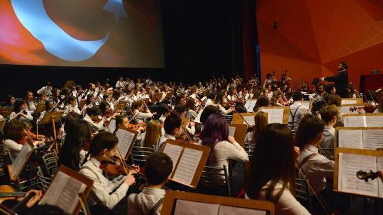 40 çocuk, 40 kemanla başlayan orkestra 800 kişilik oldu