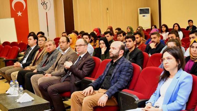 İstiklal Marşı ve Mehmet Akif Ersoy konulu konferans