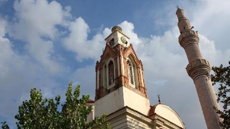 78 yıl ayin yapıldı, 90 yıldır da namaz kılınıyor