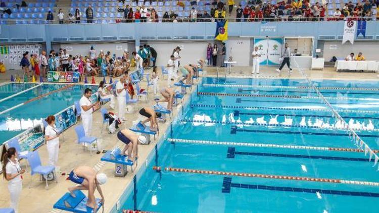 Şehitkamil’in okul sporları faaliyetlerine desteği sürüyor