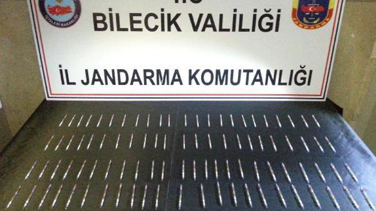 Bilecikte, 7,3 milyon liralık kobra yılanı zehri ele geçirildi