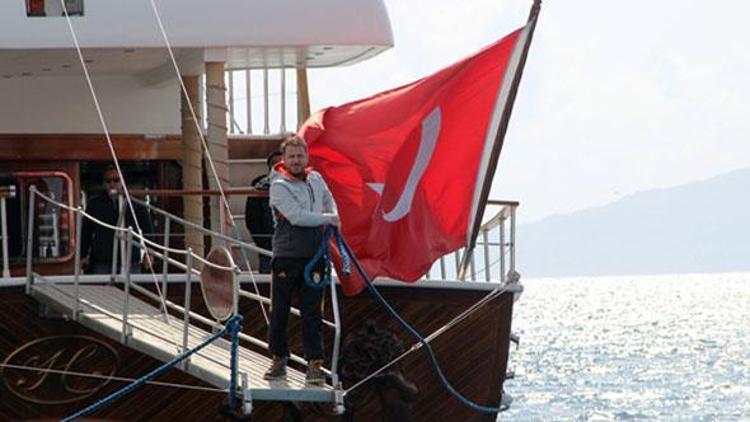 Yunanistan’ın alıkoyduğu milyon dolarlık Türk teknesi bırakıldı