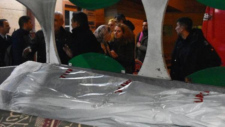 İranda düşen uçağın kadın pilotunun cenazesi, Konyaya getirildi