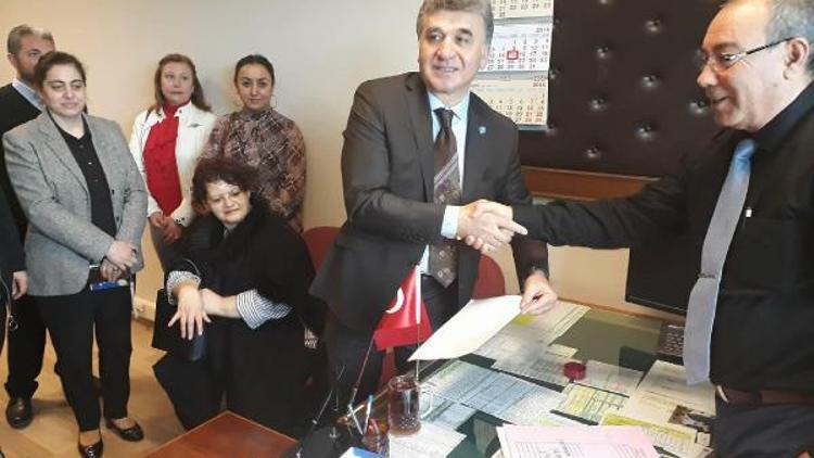 İYİ Parti Kayseri İl Başkanı Tekin mazbatasını aldı