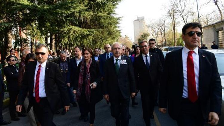 Kılıçdaroğlu Mina Başaranın cenaze törenine katıldı(FOTOĞRAF)