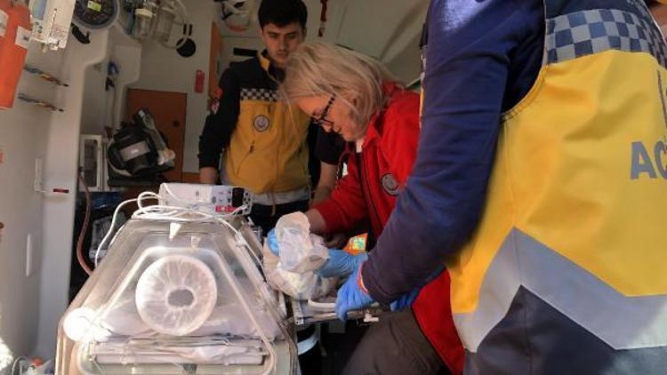 13 günlük bebek helikopterle İstanbula sevk edildi