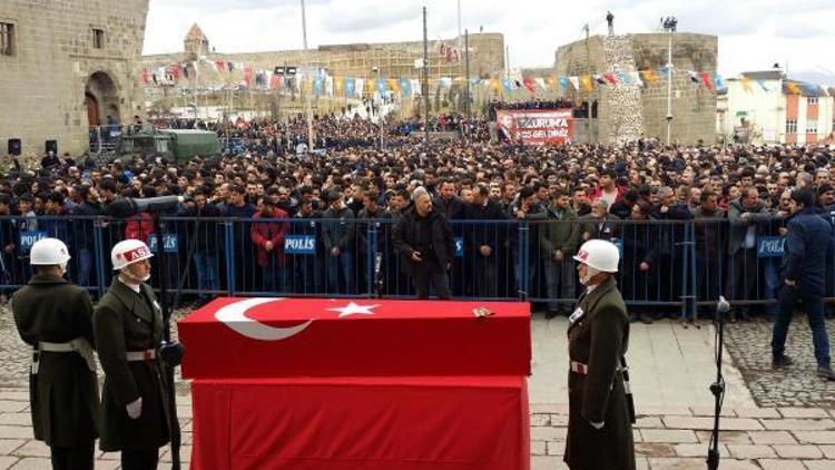 Şehit Teğmeni, Cumhurbaşkanı Erdoğan ve 20 bin kişi uğurladı