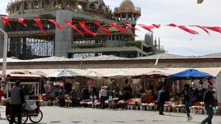 Taksimdeki yerleri değişecek çiçekcilerden Atılıyoruz  tepkisi