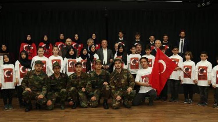 Türk ve muhacir çocuklar el ele zaferi kutladı