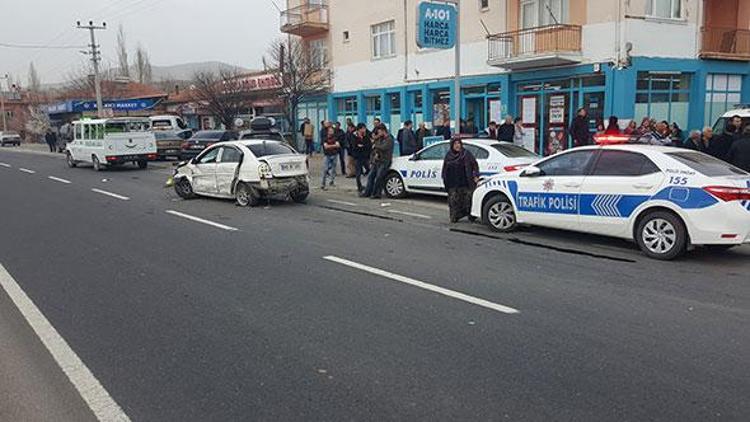 Kırşehirde trafik kazası: 2 ölü, 3 yaralı
