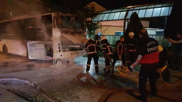 Seferini tamamlayan belediye otobüsü yandı