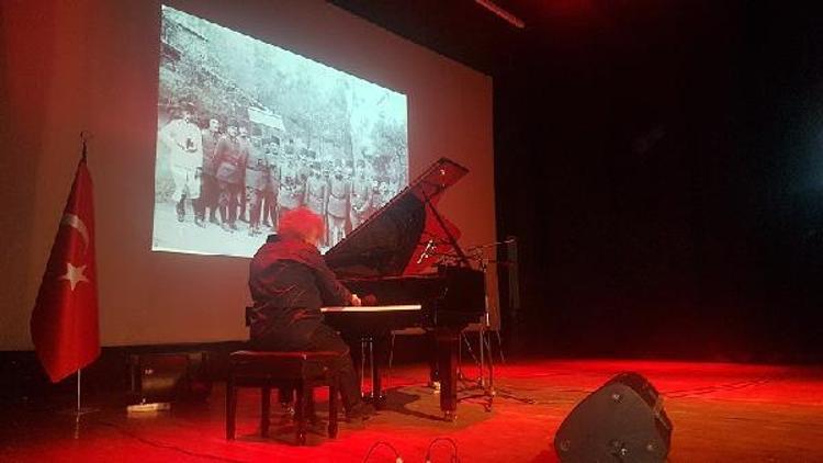 Tuluyhan Uğurlu  ‘ Çanakkale Mektupları ‘ resitali ile müzik ziyafeti verdi