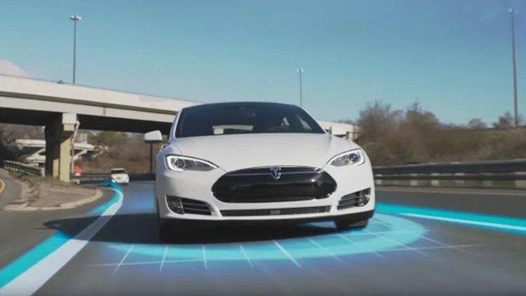 Teslanın otopilotu artık daha yetenekli