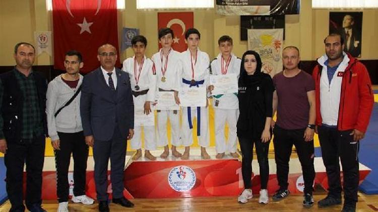 Osmaniyeli Yıldız Judocular Türkiye finalinde