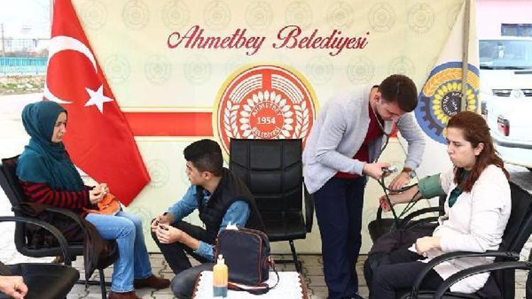 Ahmetbey Belediyesi’nden vatandaşlara ücretsiz sağlık etkinliği