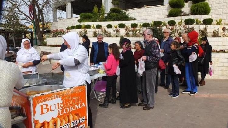 Bigadiçte Mehmetçiğe destek için TIR konvoyu