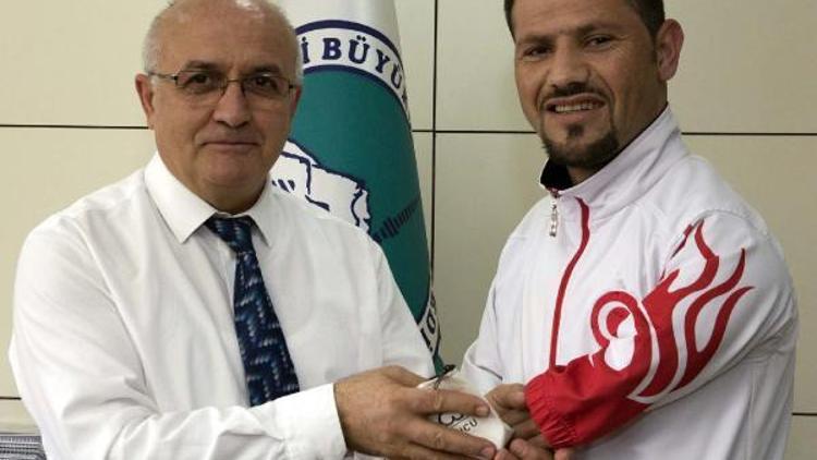 Paralimpik Taekwando milli sporcusu altınla ödüllendirildi