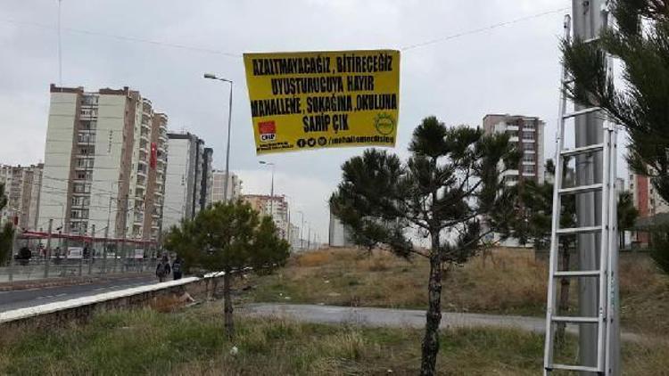 Kayseride CHPli gençlerden uyuşturucu ile mücedele afişleri