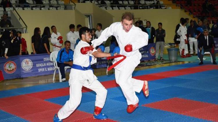 Karate grup müsabakalarına 340 sporcu katıldı