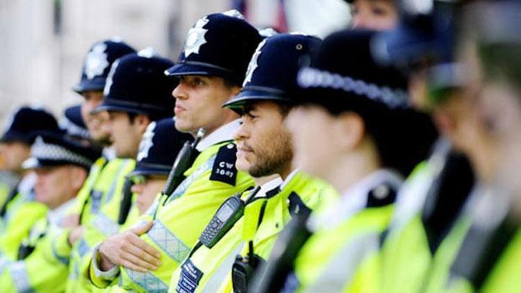 İngiliz polisi: Halk da terörle mücadele etmeli
