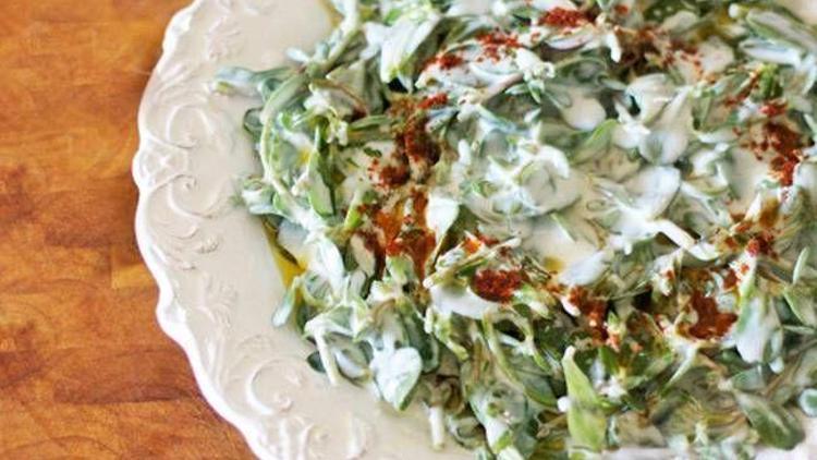 Sarımsaklı semizotu salatası tarifi