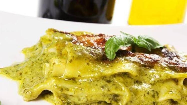 Pesto soslu lazanya tarifi